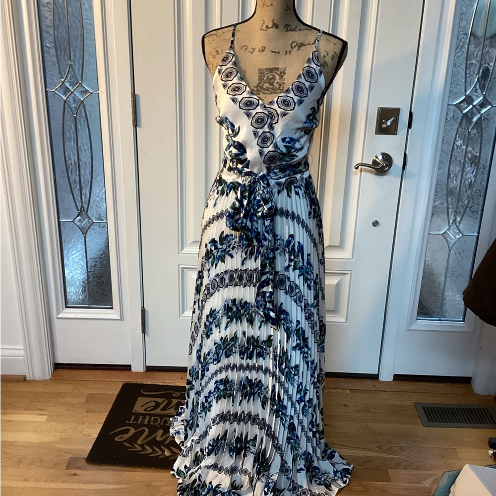 White House Black Market Blue and White Spaghetti Strap Sundress